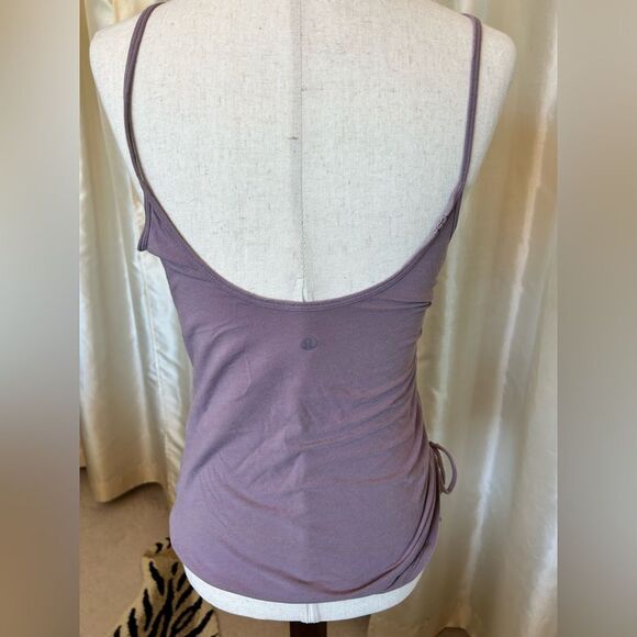 Lululemon purple tank size 6 side scrunched  gently worn size 6 - Picture 4 of 7